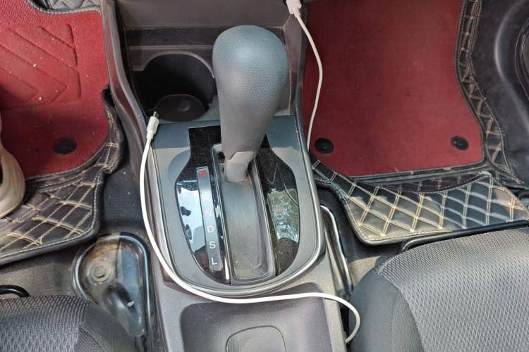 Used Honda Gienia 2017 1.5L CVT Classic Edition Gear Lever