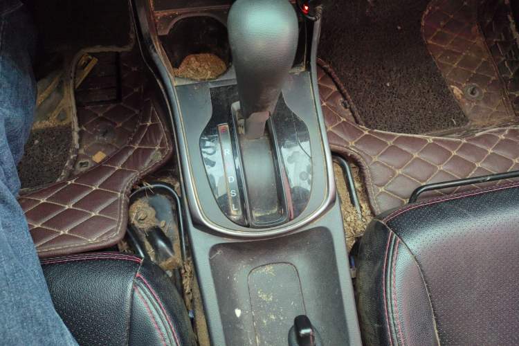 Used Honda Gienia 2017 1.5L CVT Classic Edition Gear Lever