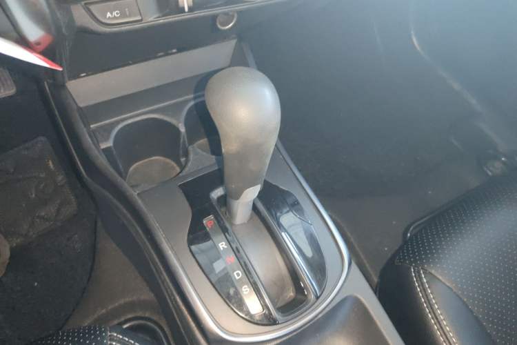 Used Honda Gienia 2017 1.5L CVT Classic Edition Gear Lever