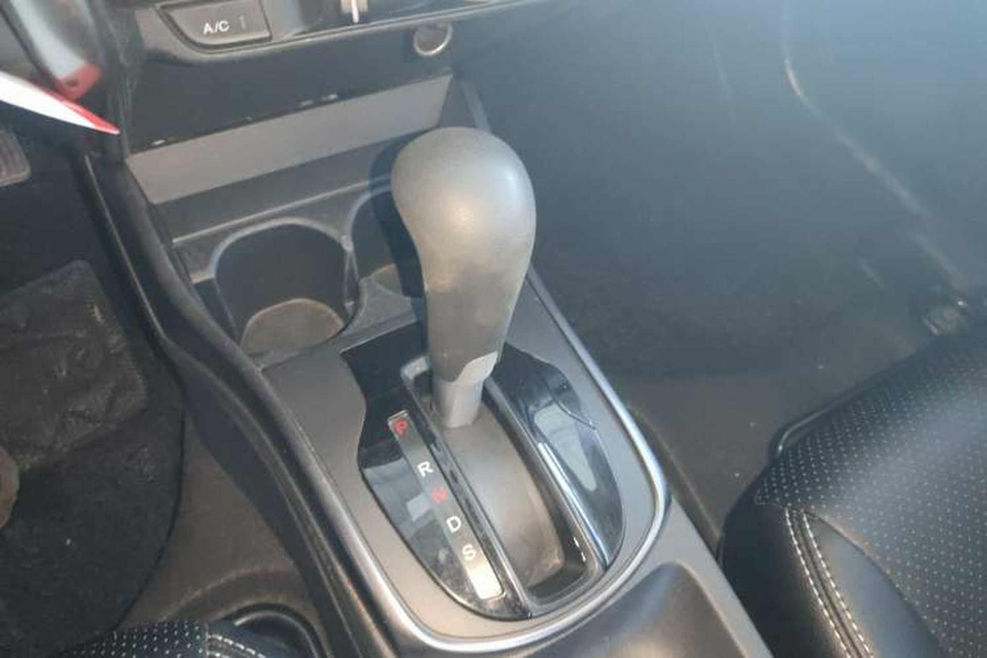 Used Honda Gienia 2017 1.5L CVT Classic Edition Gear Lever