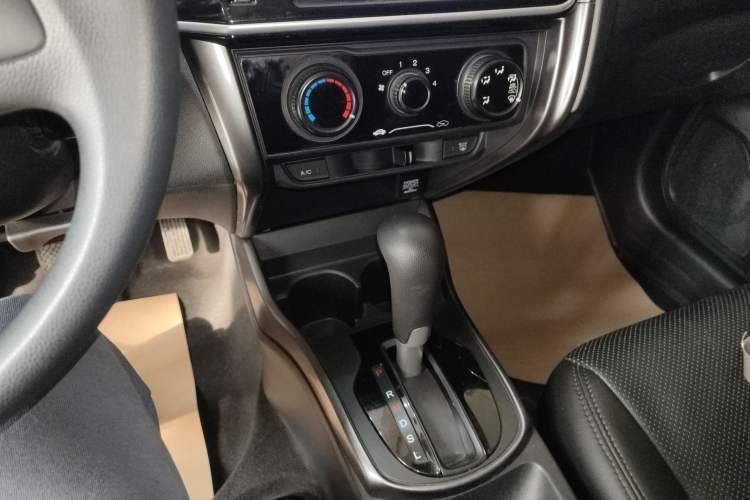 Used Honda Gienia 2017 1.5L CVT Classic Edition Gear Lever
