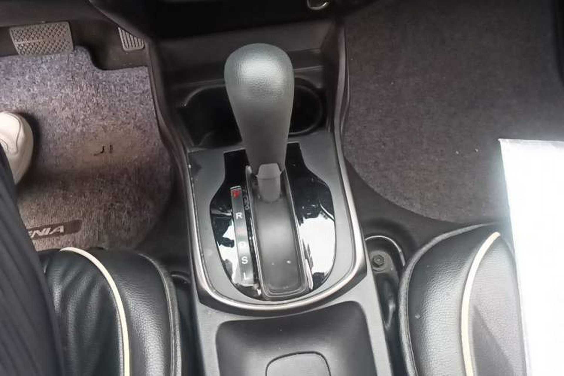 Used Honda Gienia 2017 1.5L CVT Classic Edition Gear Lever