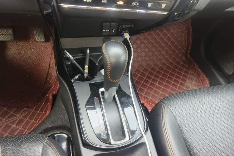 Used Honda Gienia 2017 1.5L CVT Fashion Edition Gear Lever