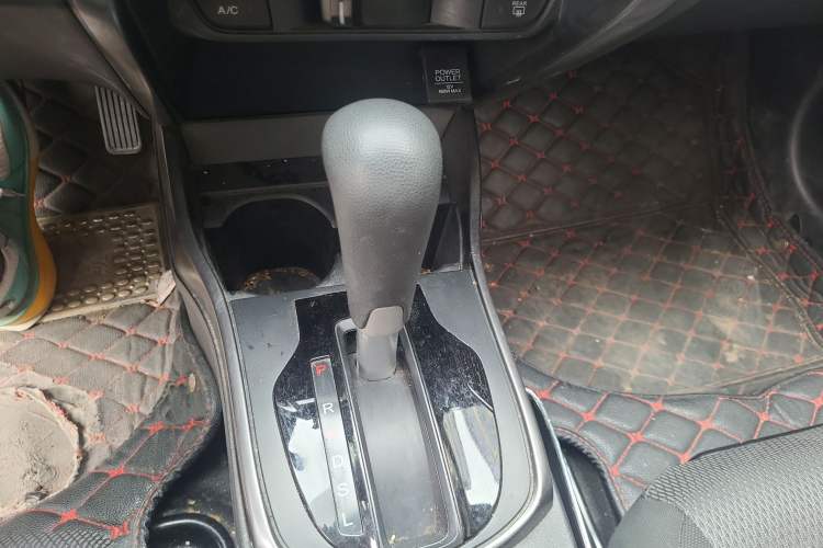 Used Honda Gienia 2017 1.5L CVT Classic Edition Gear Lever