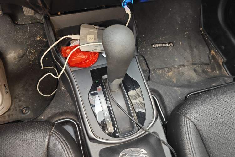 Used Honda Gienia 2017 1.5L CVT Classic Edition Gear Lever