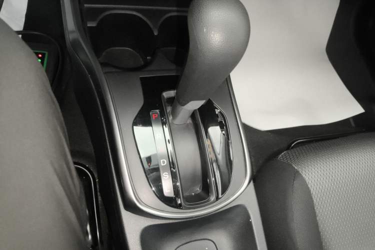 Used Honda Gienia 2017 1.5L CVT Classic Edition Gear Lever