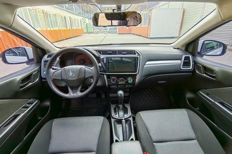 Used Honda Gienia 2017 1.5L CVT Classic Edition Interior 1