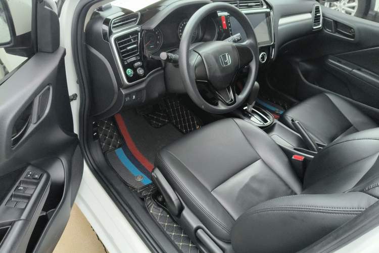 Used Honda Gienia 2017 1.5L CVT Comfort Version Interior 2