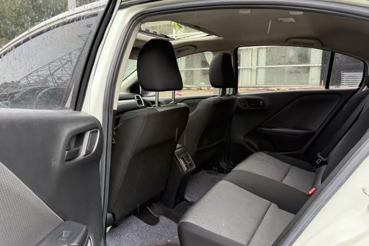 Used Honda Gienia 2017 1.5L CVT Comfort Version Interior 2