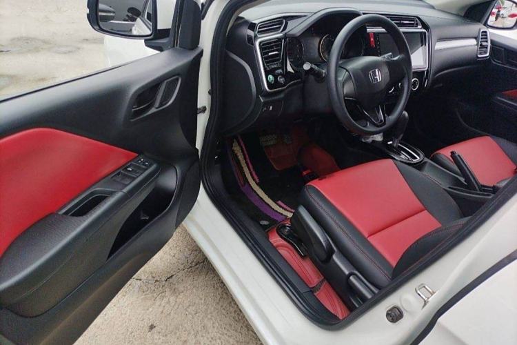 Used Honda Gienia 2017 1.5L CVT Comfort Version Interior 2