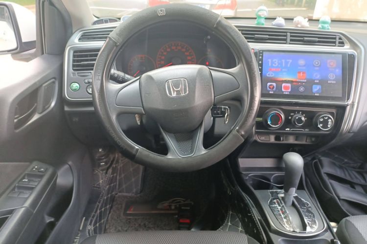 Used Honda Gienia 2017 1.5L CVT Classic Edition Interior 2