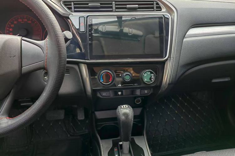 Used Honda Gienia 2017 1.5L CVT Classic Edition Interior 3