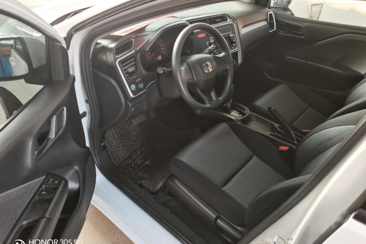 Used Honda Gienia 2017 1.5L CVT Classic Edition Interior 3