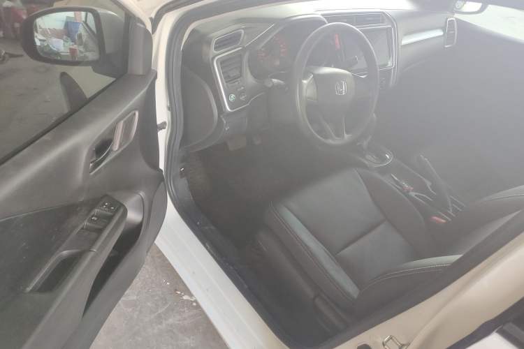 Used Honda Gienia 2017 1.5L CVT Classic Edition Interior 3