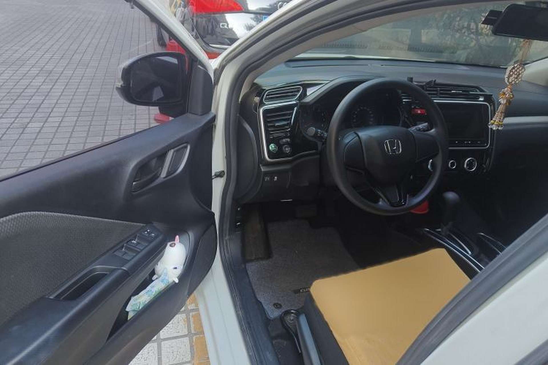Used Honda Gienia 2017 1.5L CVT Comfort Version Interior 3