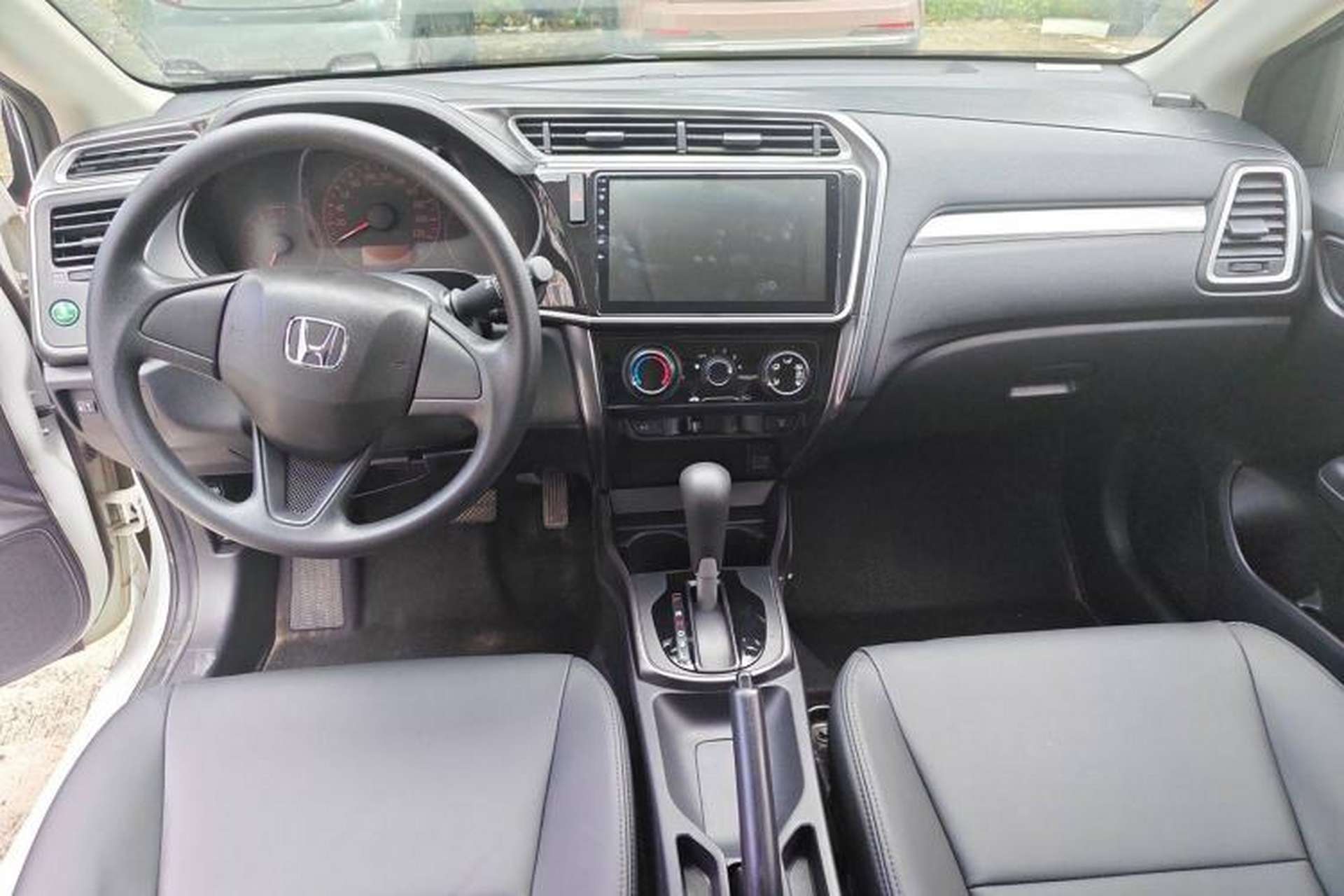 Used Honda Gienia 2017 1.5L CVT Classic Edition Interior 3