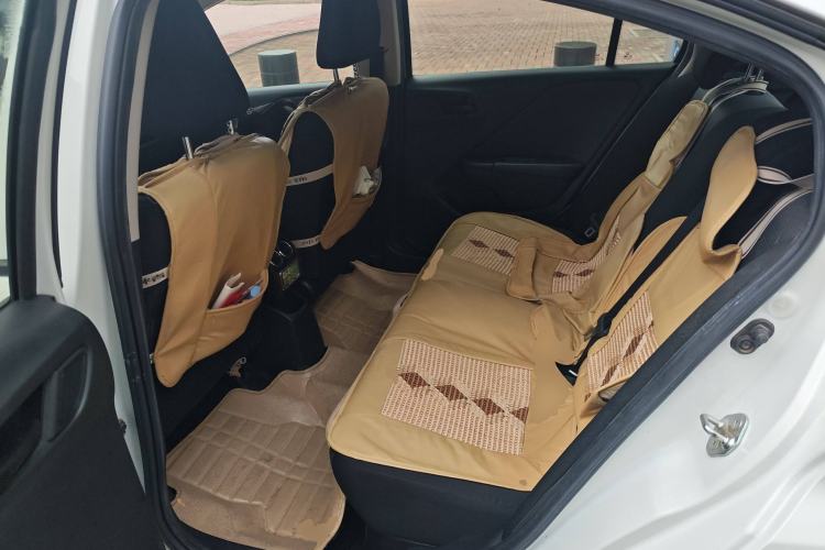 Used Honda Gienia 2017 1.5L Manual Classic Edition Interior 4