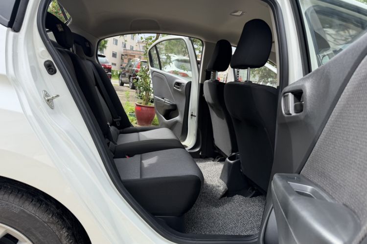 Used Honda Gienia 2017 1.5L CVT Classic Edition Interior 4
