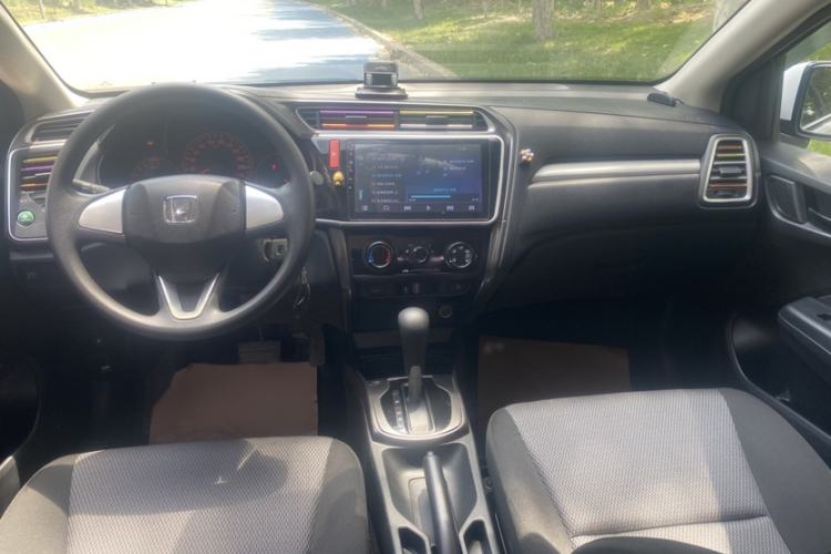 Used Honda Gienia 2017 1.5L CVT Classic Edition Interior 5