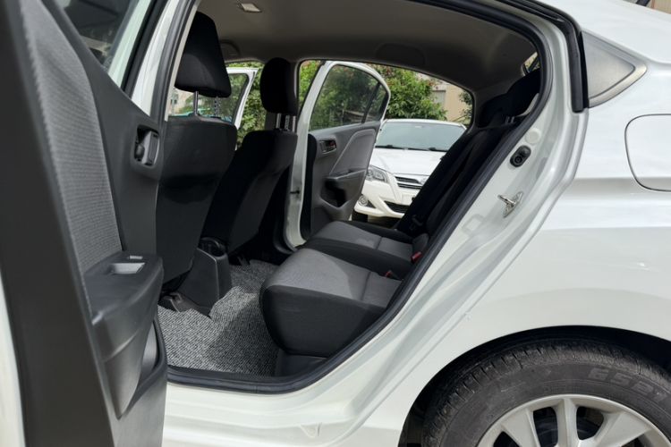 Used Honda Gienia 2017 1.5L CVT Classic Edition Interior 7