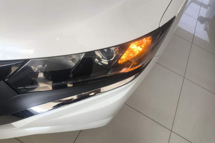 Used Honda Gienia 2017 1.5L CVT Classic Edition Left Front Headlight