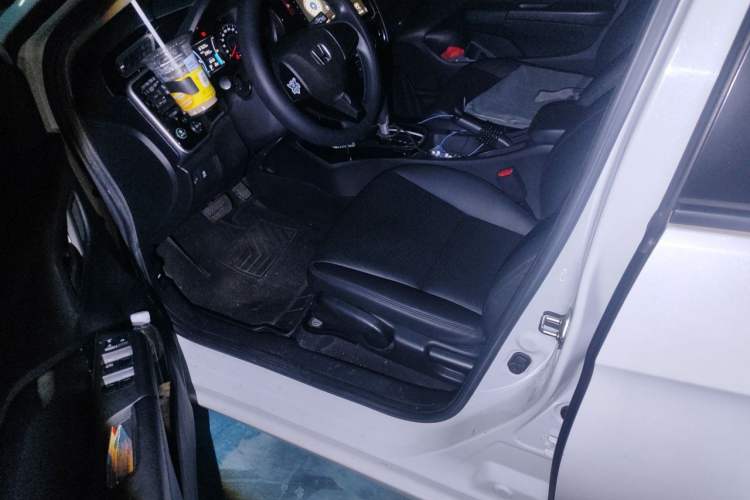 Used Honda Gienia 2017 1.5L CVT Comfort Version Left Front Seat