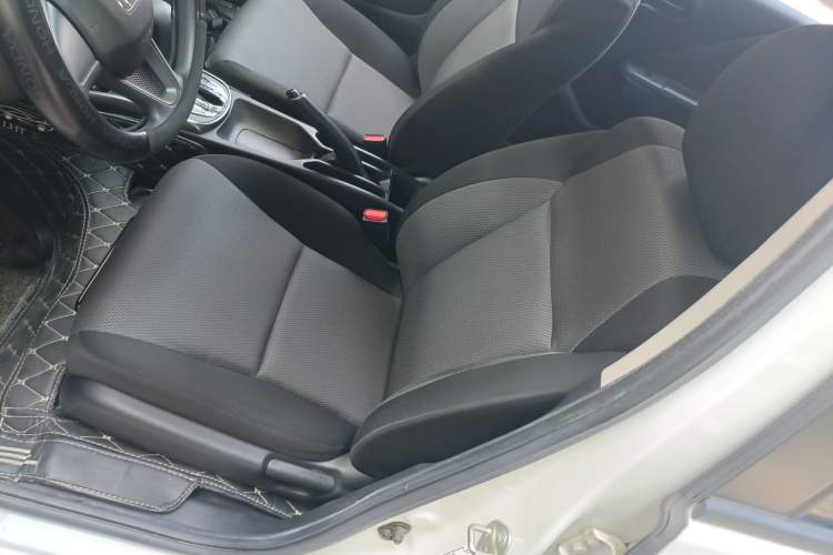 Used Honda Gienia 2017 1.5L CVT Classic Edition Left Front Seat