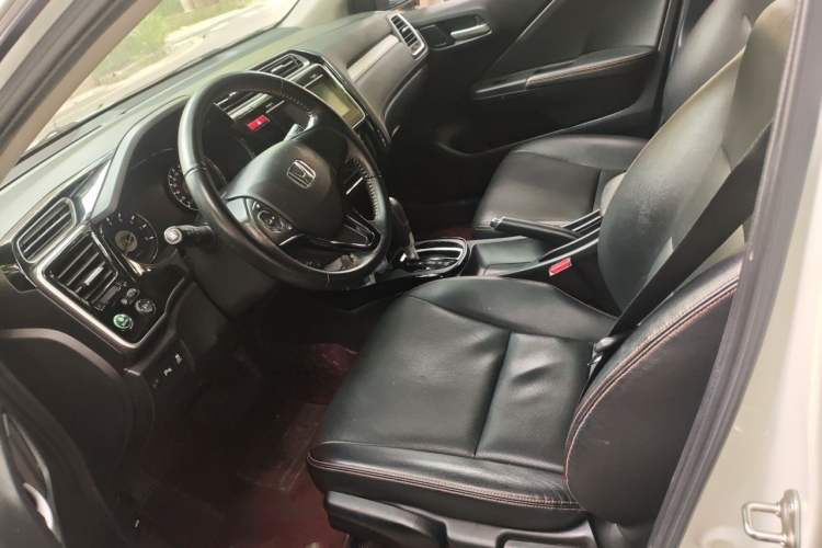 Used Honda Gienia 2017 1.5L CVT Luxury Edition Left Front Seat