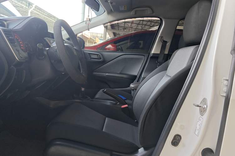 Used Honda Gienia 2017 1.5L Manual Classic Edition Left Front Seat