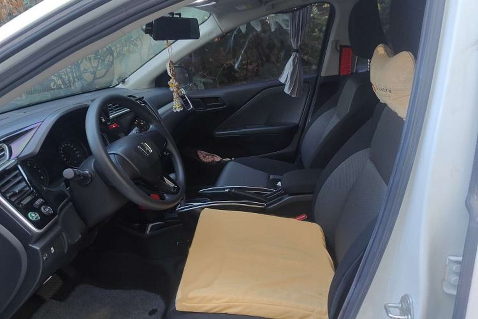Used Honda Gienia 2017 1.5L CVT Comfort Version Left Front Seat