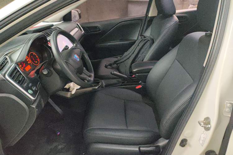 Used Honda Gienia 2017 1.5L CVT Classic Edition Left Front Seat