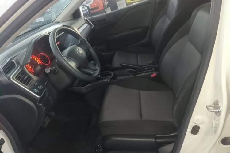 Used Honda Gienia 2017 1.5L CVT Classic Edition Left Front Seat