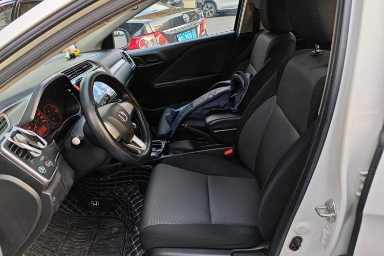 Used Honda Gienia 2017 1.5L CVT Classic Edition Left Front Seat