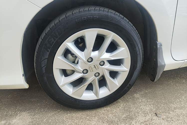 Used Honda Gienia 2017 1.5L CVT Classic Edition Left Front Wheel Hub