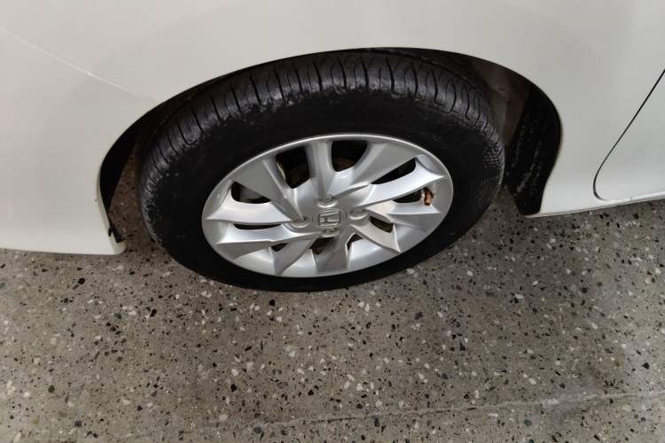 Used Honda Gienia 2017 1.5L CVT Classic Edition Left Front Wheel Hub