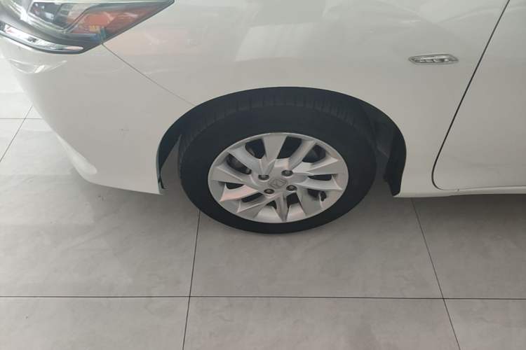 Used Honda Gienia 2017 1.5L CVT Comfort Version Left Front Wheel Hub