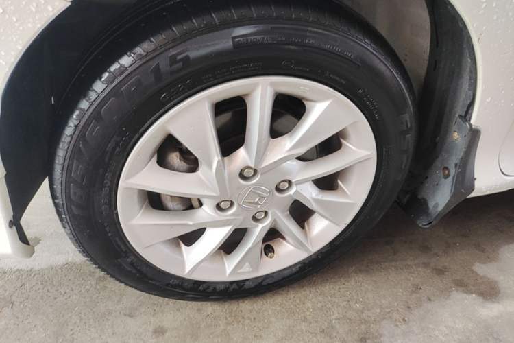 Used Honda Gienia 2017 1.5L CVT Classic Edition Left Front Wheel Hub