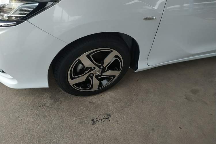 Used Honda Gienia 2017 1.5L CVT Luxury Edition Left Front Wheel Hub