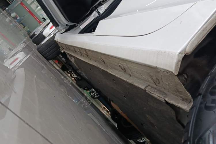 Used Honda Gienia 2017 1.5L CVT Classic Edition Left Side Sill