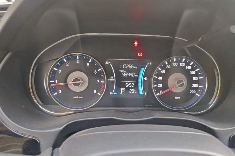Used Honda Gienia 2017 1.5L CVT Luxury Edition Odometer Close Up