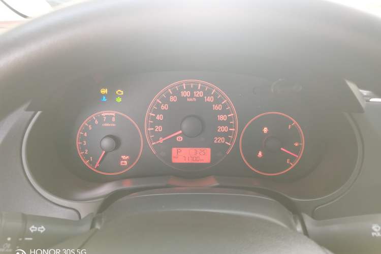 Used Honda Gienia 2017 1.5L CVT Classic Edition Odometer Close Up