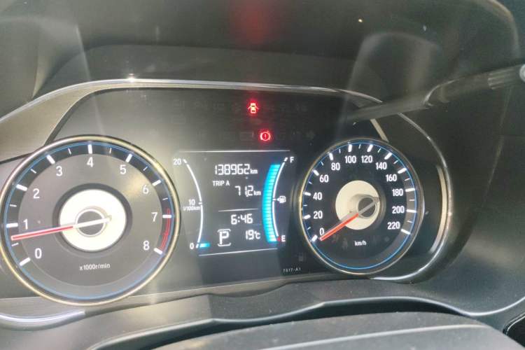 Used Honda Gienia 2017 1.5L CVT Luxury Edition Odometer Close Up