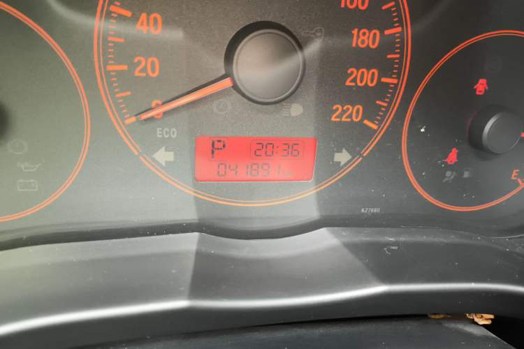 Used Honda Gienia 2017 1.5L CVT Classic Edition Odometer Close Up