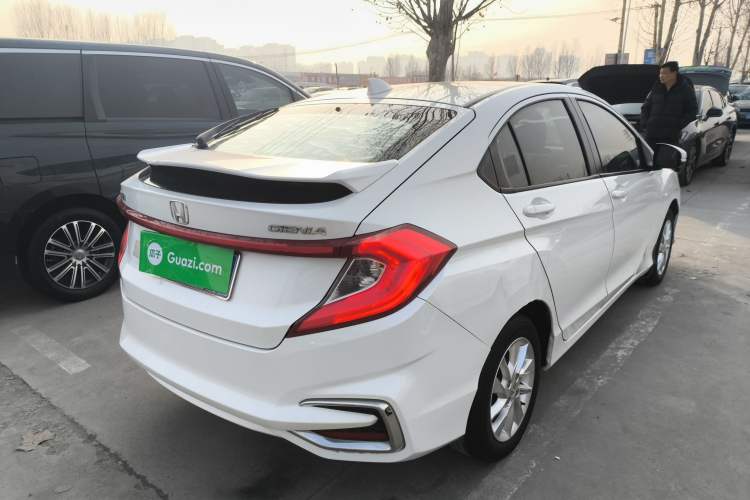 Used Honda Gienia 2017 1.5L CVT Classic Edition Rear Right 45 Deg