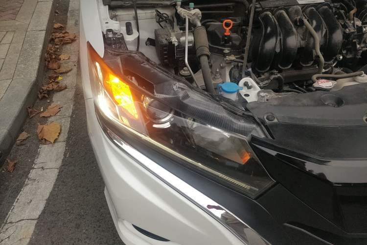 Used Honda Gienia 2017 1.5L CVT Comfort Version Right Front Headlight