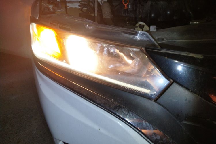Used Honda Gienia 2017 1.5L CVT Classic Edition Right Front Headlight