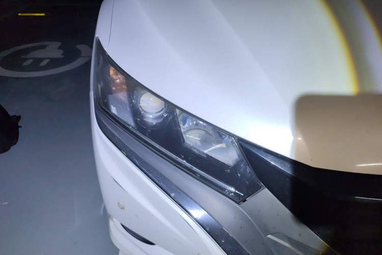 Used Honda Gienia 2017 1.5L CVT Comfort Version Right Front Headlight