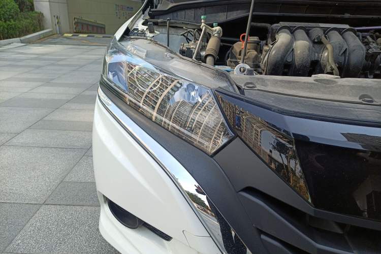 Used Honda Gienia 2017 1.5L CVT Comfort Version Right Front Headlight