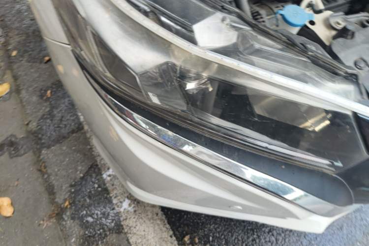 Used Honda Gienia 2017 1.5L CVT Comfort Version Right Front Headlight
