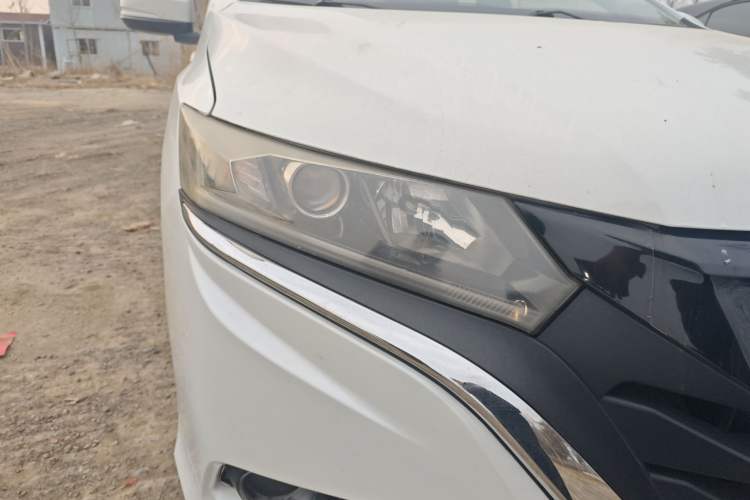 Used Honda Gienia 2017 1.5L Manual Classic Edition Right Front Headlight